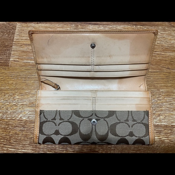 Women’s Coach wallet - Picture 5 of 5